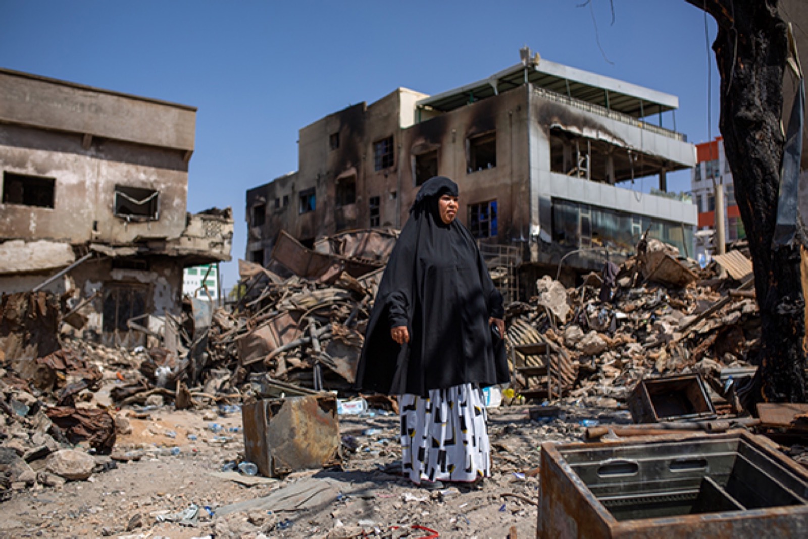 The Guardian, photo 02. Halima Abdirahman Nur lost everything in the fire.