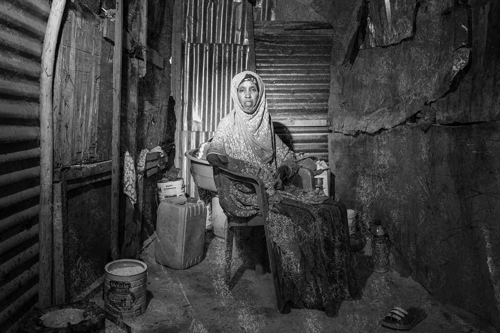 Heavy, photo 16. Hinda, mother of Hamda and Safia